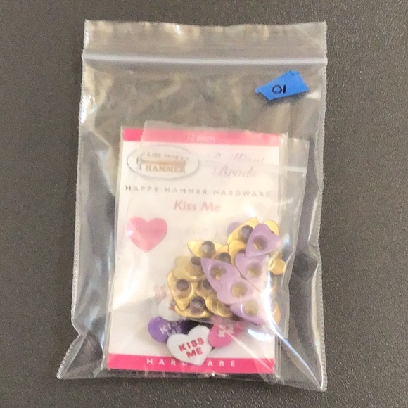 💕 Valentines Finishing Eyelets and Brads for Scrapbooking 💕 - Picture 2 of 2